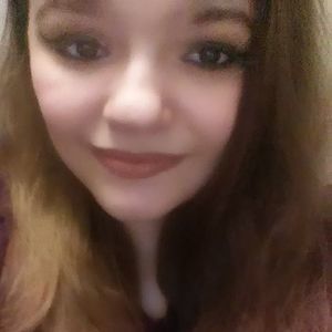 Meet your Posher, Allyssa